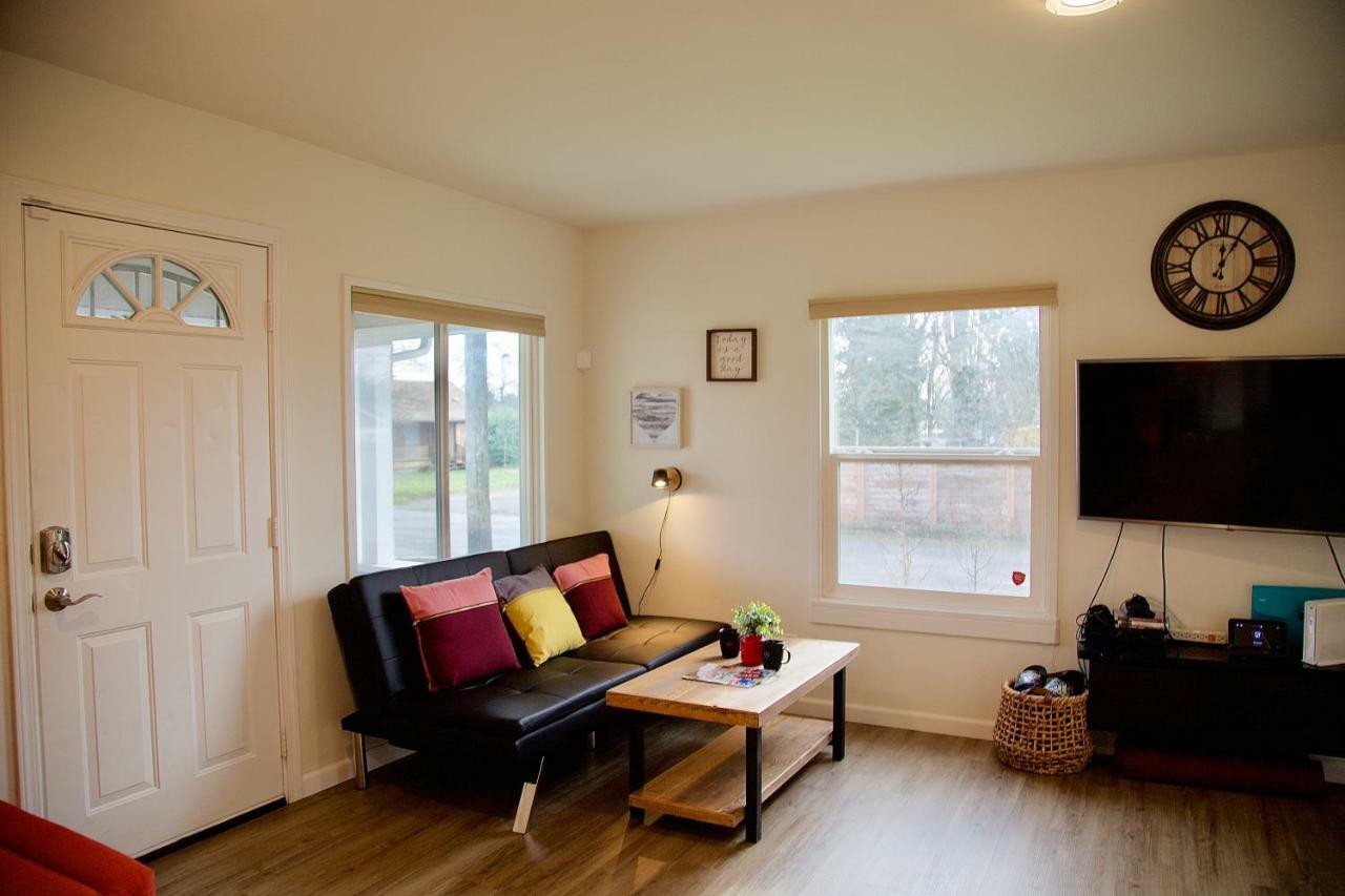 Cozy Home Conveniently Located With King Bed Tacoma Eksteriør billede